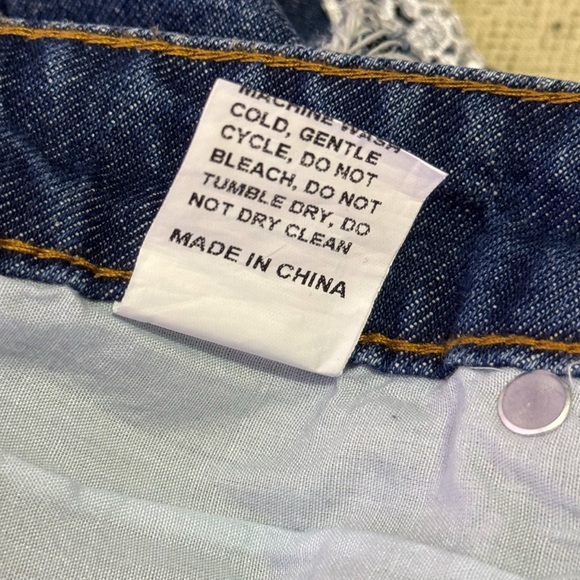 Aluna Levi | Distressed Lace Trim Denim Shorts | XL | NWT - Picture 6 of 6